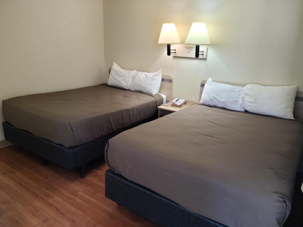 9 Cruces Motel *