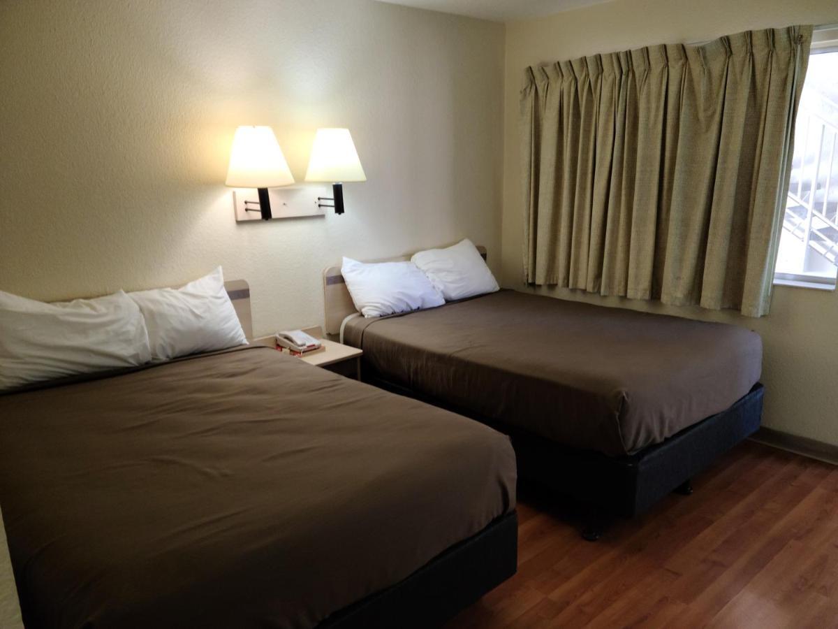 9 Cruces Motel *